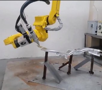 機械手三維激光切割機——突破維度限制，解鎖